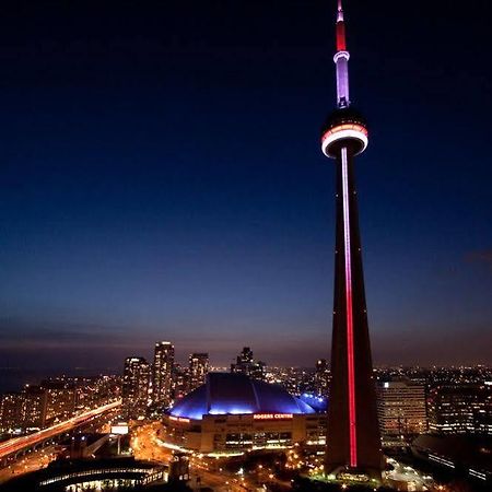 טורונטו Napa Furnished Suites At Cn Tower & Maple Leaf Square מראה חיצוני תמונה