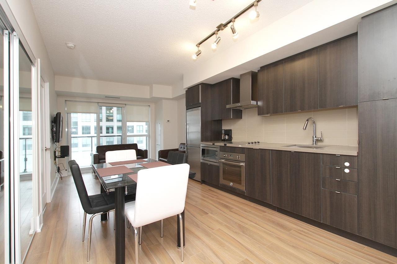 טורונטו Napa Furnished Suites At Cn Tower & Maple Leaf Square מראה חיצוני תמונה