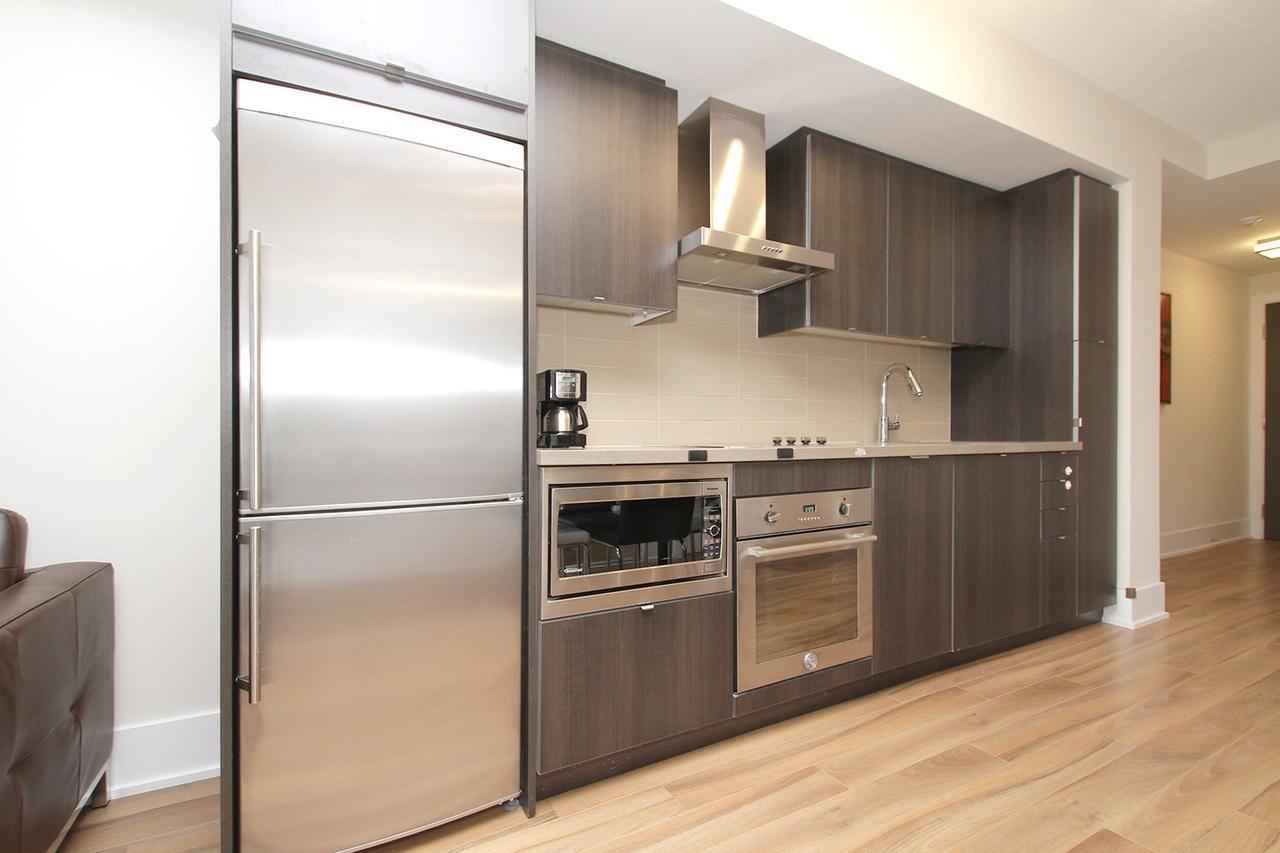 טורונטו Napa Furnished Suites At Cn Tower & Maple Leaf Square מראה חיצוני תמונה