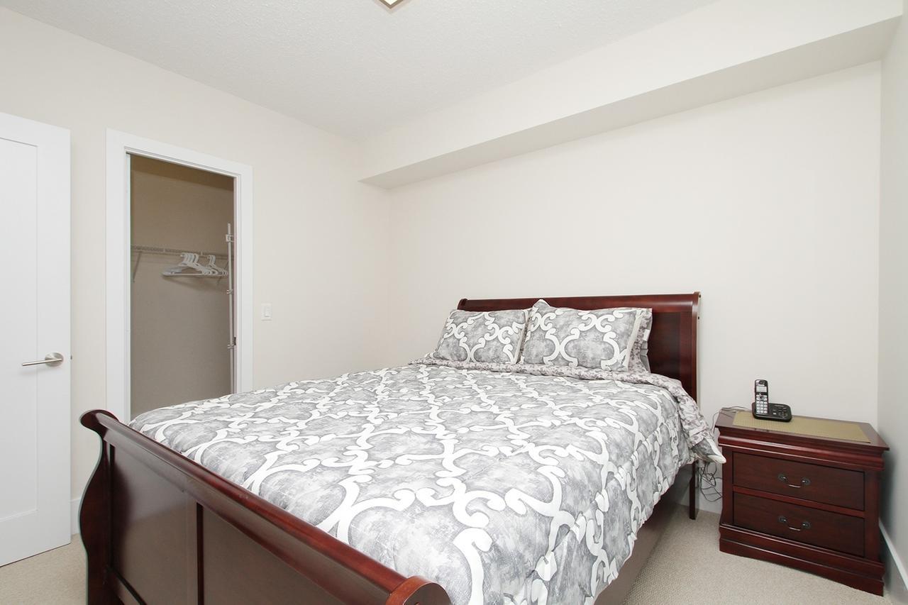 טורונטו Napa Furnished Suites At Cn Tower & Maple Leaf Square מראה חיצוני תמונה