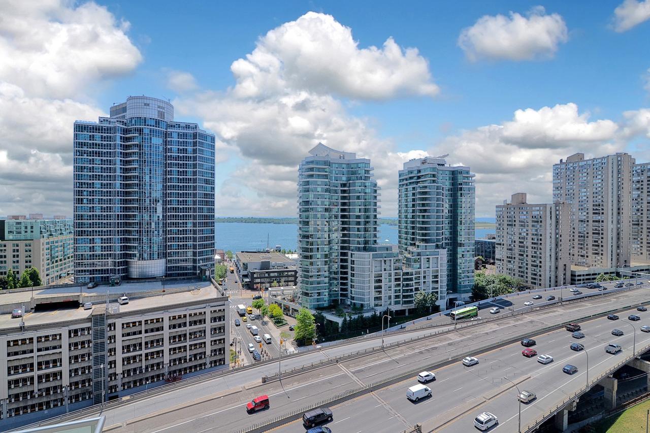 טורונטו Napa Furnished Suites At Cn Tower & Maple Leaf Square מראה חיצוני תמונה