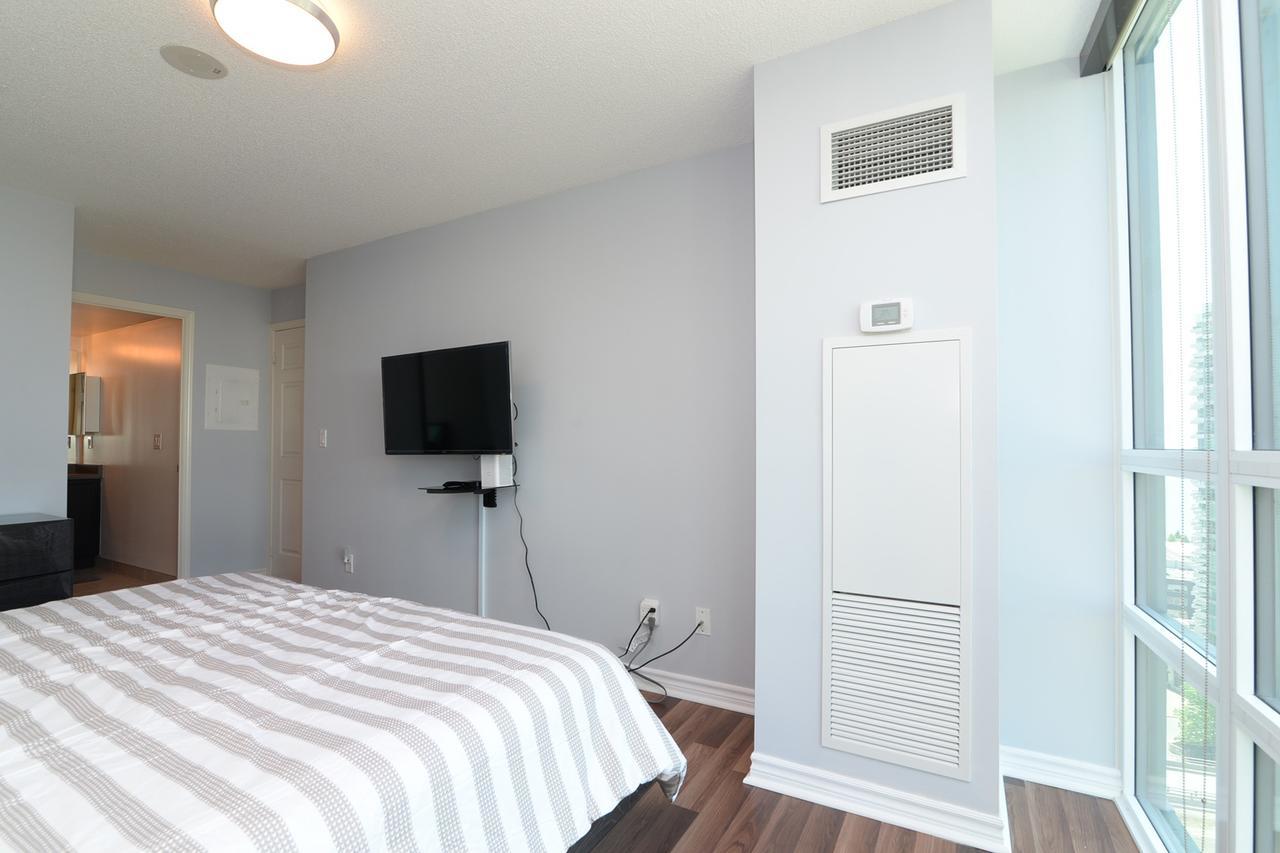 טורונטו Napa Furnished Suites At Cn Tower & Maple Leaf Square מראה חיצוני תמונה
