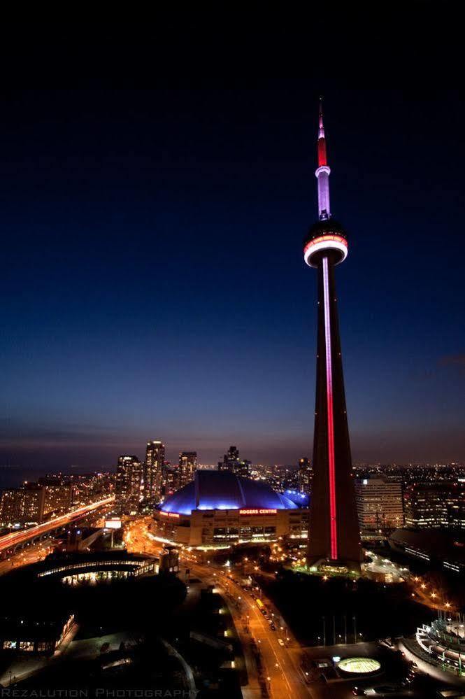 טורונטו Napa Furnished Suites At Cn Tower & Maple Leaf Square מראה חיצוני תמונה