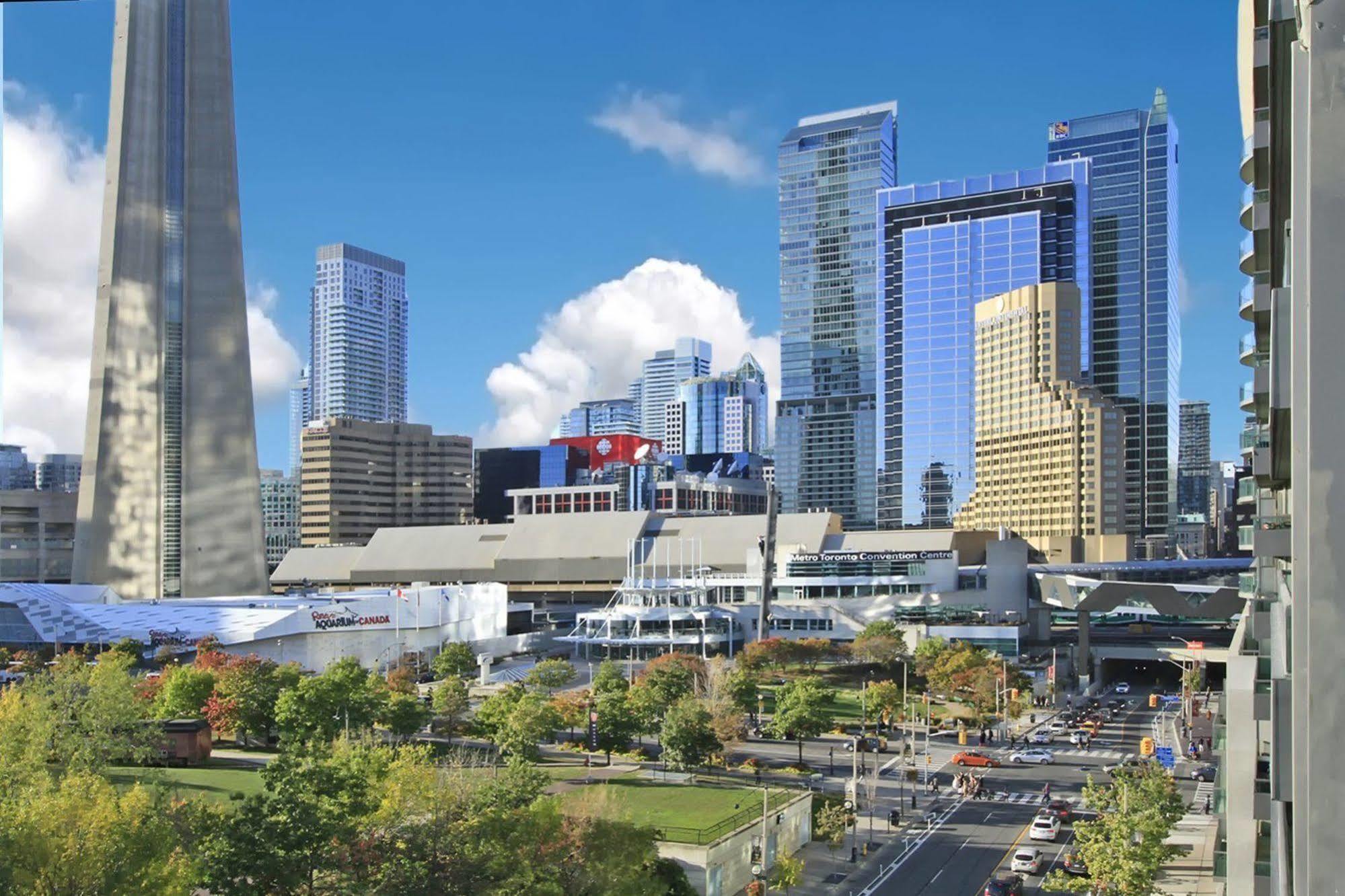 טורונטו Napa Furnished Suites At Cn Tower & Maple Leaf Square מראה חיצוני תמונה